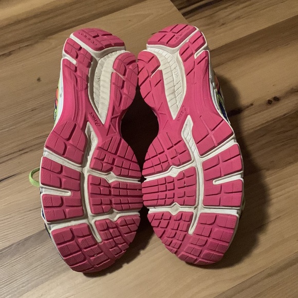 ASICS bright colored athletic shoes - Picture 4 of 4